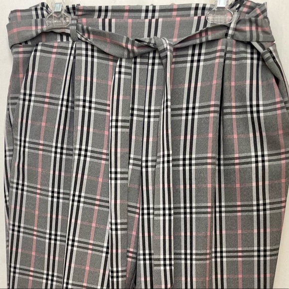 BELTED, PULL ON, ELASTIC BACK WAIST, STRAIGHT LEG, PAPER BAG PANTS. LIKE NEW! - Picture 12 of 13